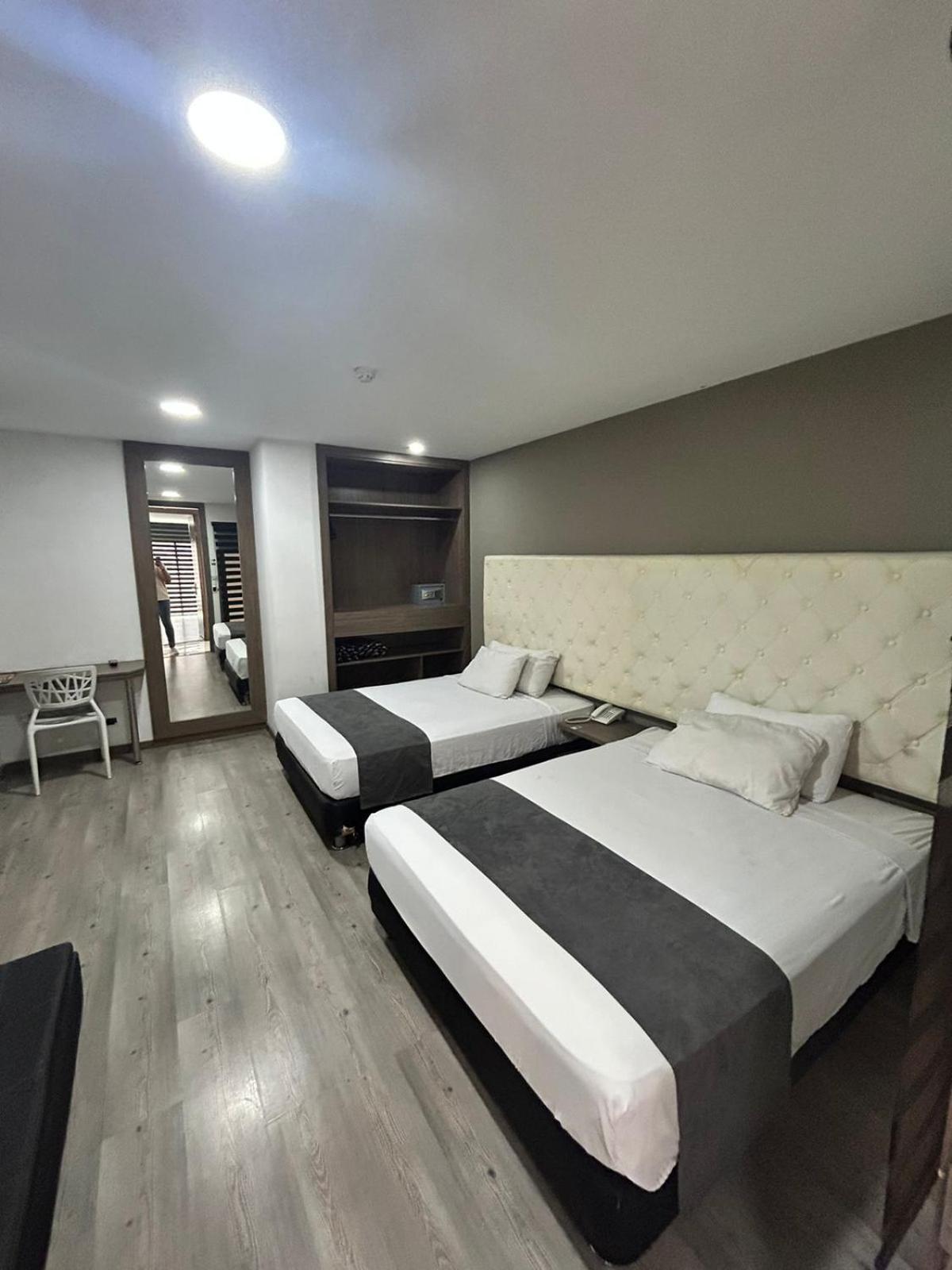 Aw Hotel Ariston Tower Богота Екстериор снимка